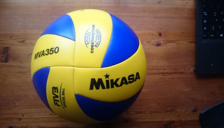 Ein Volleyball für unsere Jugend