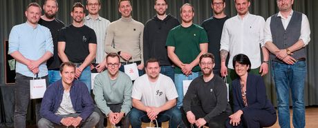 Carlo Hörr und TVOe-Handballer: Sieger unter Siegern