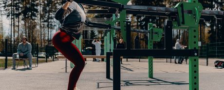 Kübler Sport ROADSHOW macht Stop am OeFit mit den OMNIGYM Outdoor-Fitness-Geräten 